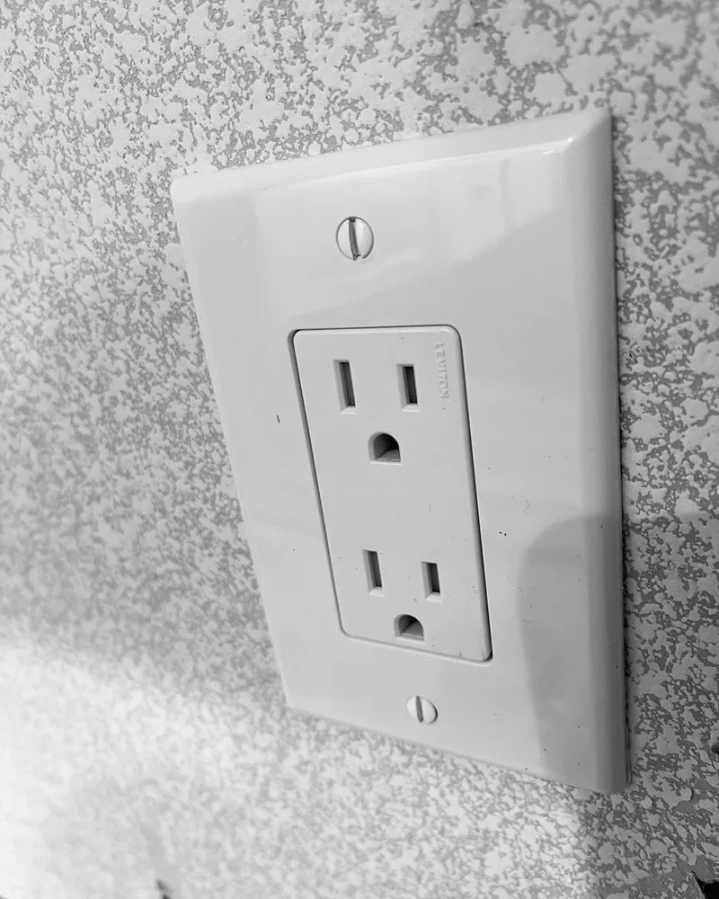 Slide of Southern Wind Electrical