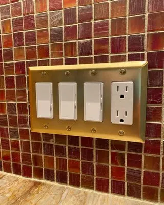 Southwood Riviera Electricians Logo