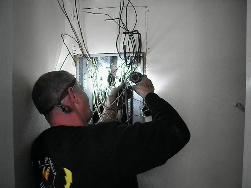 Certified outlet and switch repair service in Evesham Township, NJ - Spagz Electric