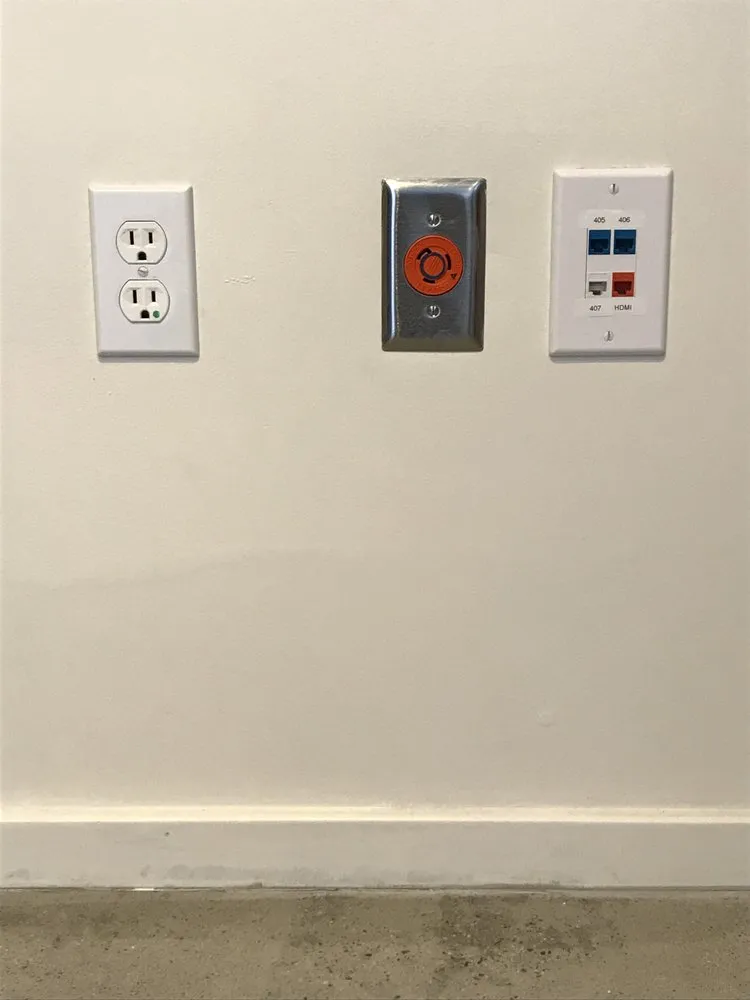 Emergency electrician providing electrical repair in Granada Hills, CA - Spark Electric Co.