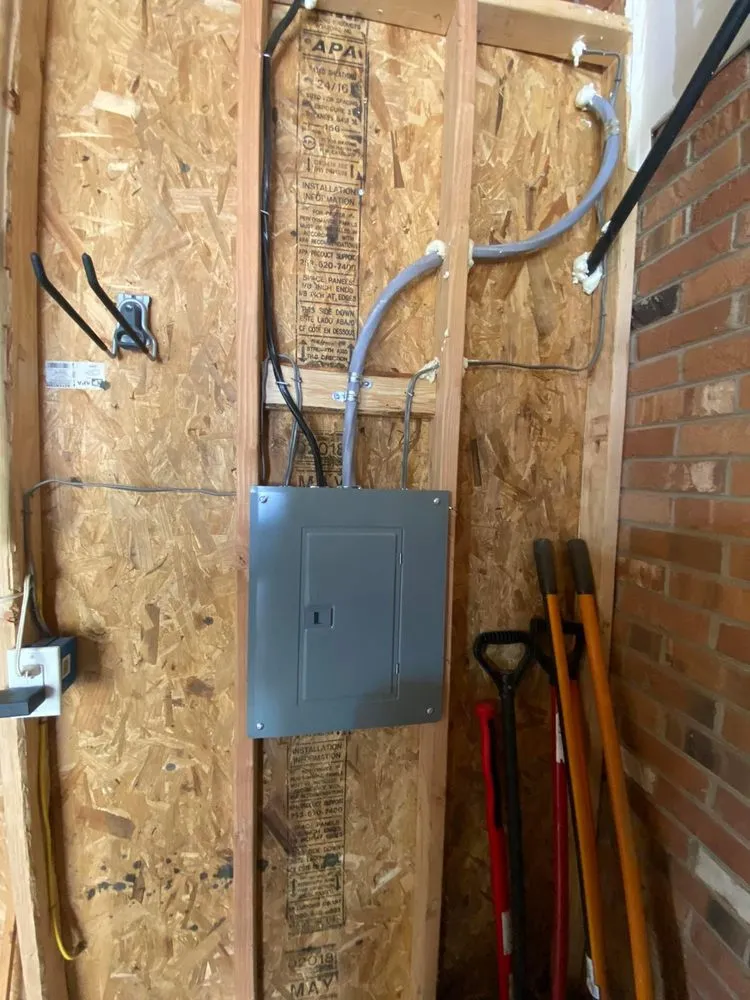 Certified electrical service for homes in lighting installation,  by 