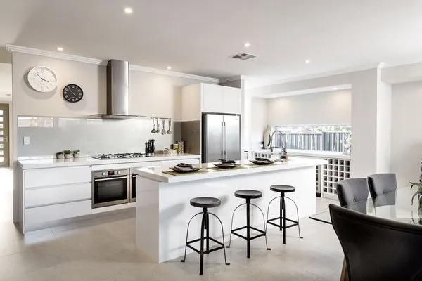 Sparks “R” Us Electrical Service Logo