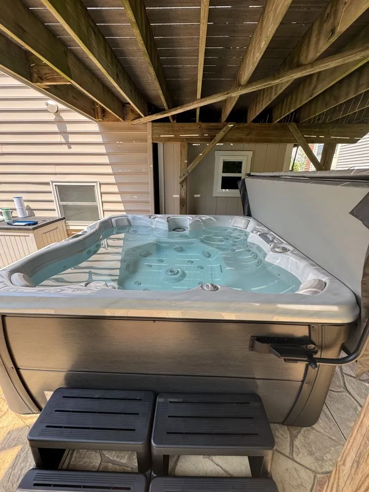 Licensed electrician providing wiring installation in , 