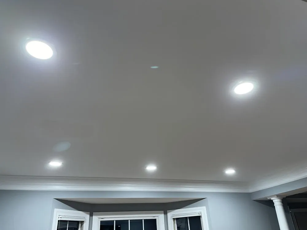 Certified electrician providing emergency electrical service in , 