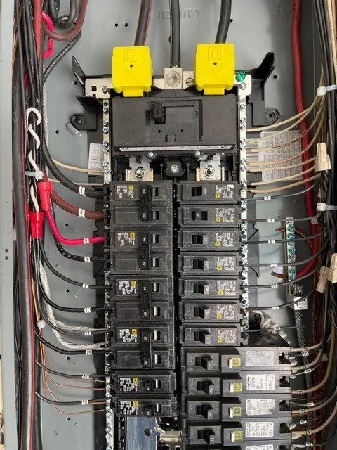 Trusted circuit breaker repair in ,  by Sparkwise Electric