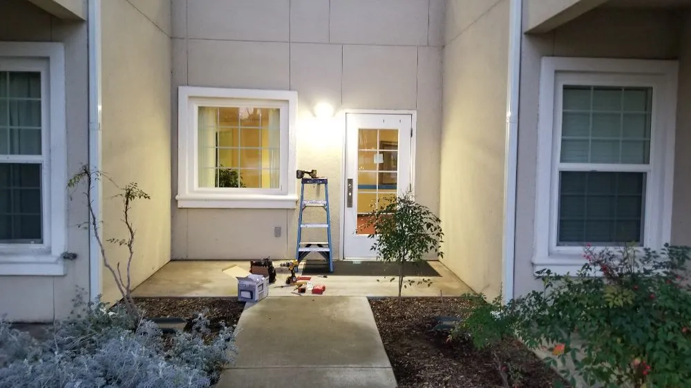 Slide of Sparky Crew Electric