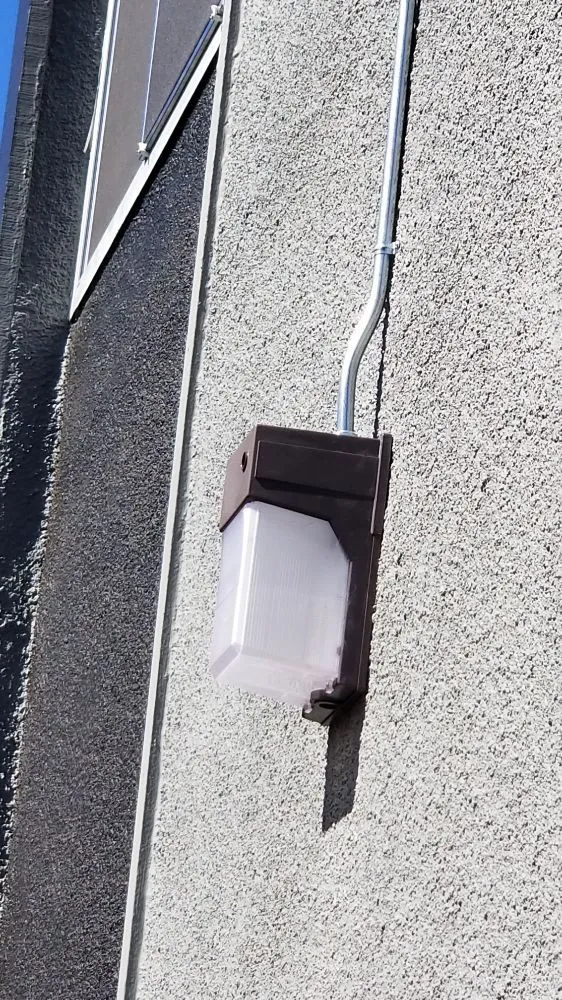 Affordable electrician providing circuit breaker repair in Oxnard, CA - Sparky Crew Electric