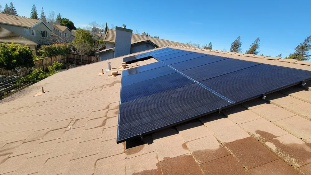 Certified electrician providing emergency electrical service in ,