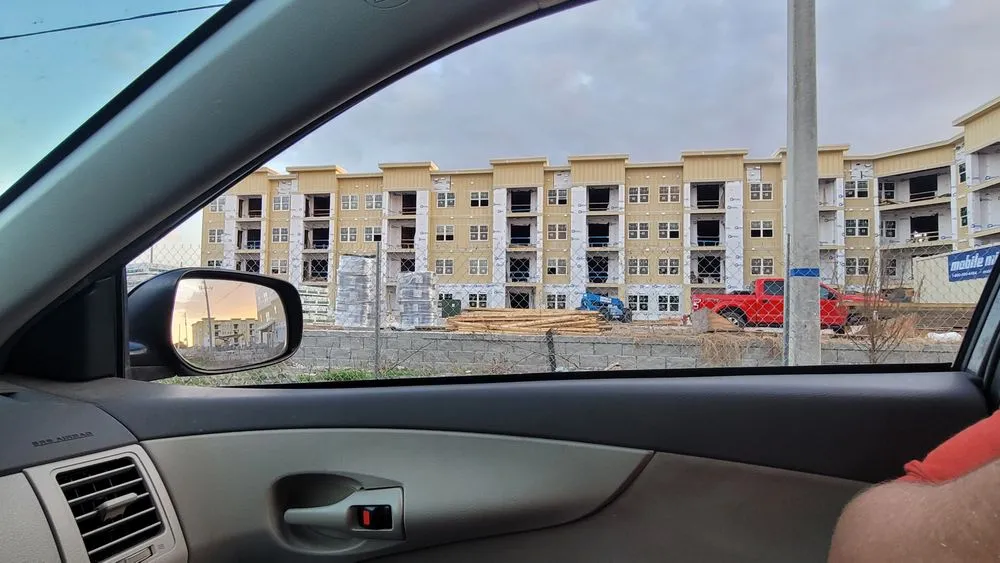 Trusted electrician providing electrical repair in , 