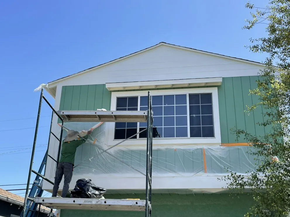 Affordable electrician providing electrical repair in , 