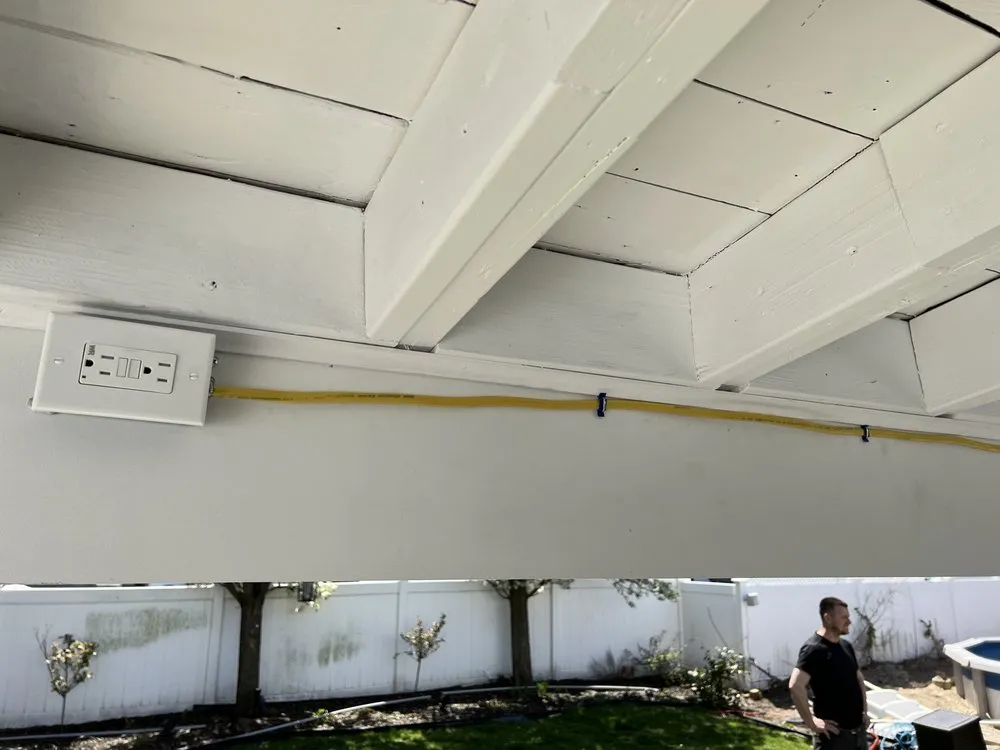 Emergency electrician providing panel upgrade in New York, NY - Spendless Electrical