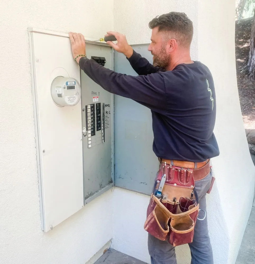 Slide of Spingola Electric