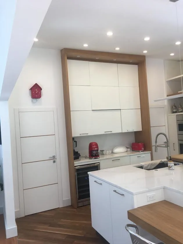 Slide of Spyder Electric