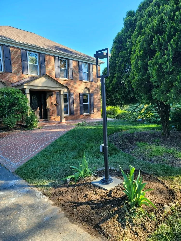 Licensed electrician providing circuit breaker repair in Sully Station, VA - Square Electrical