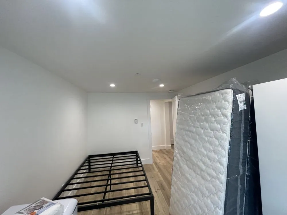 Professional circuit breaker repair in , by SR Electric