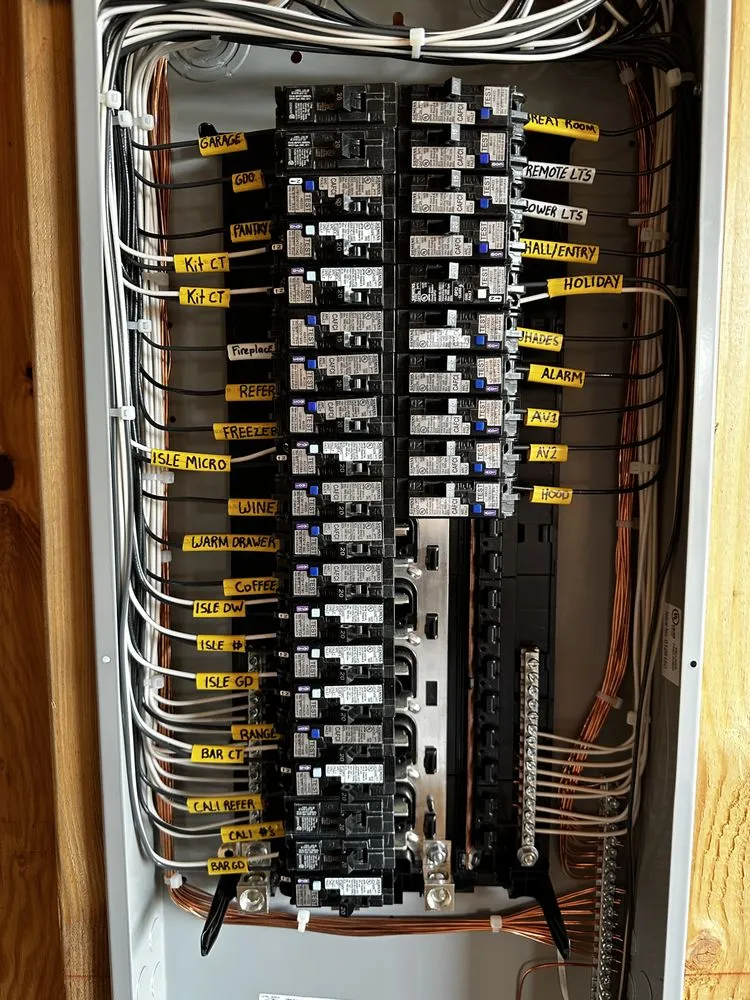 Licensed emergency electrical service in Granada Hills, CA by SRF Electric