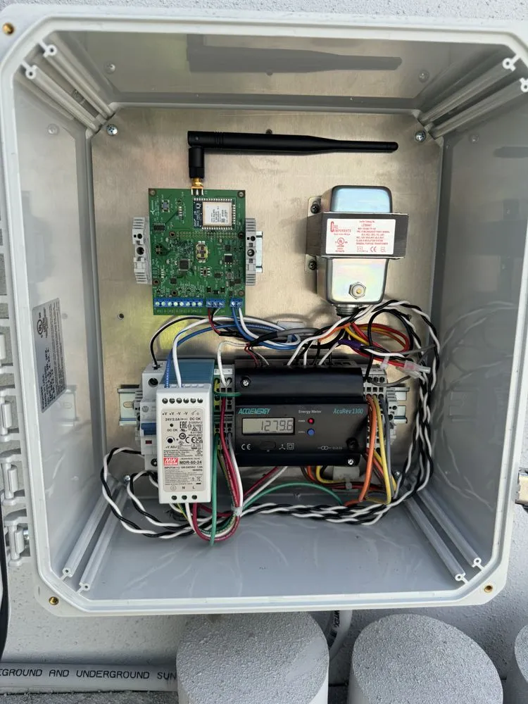 Affordable electrician providing electrical repair in ,