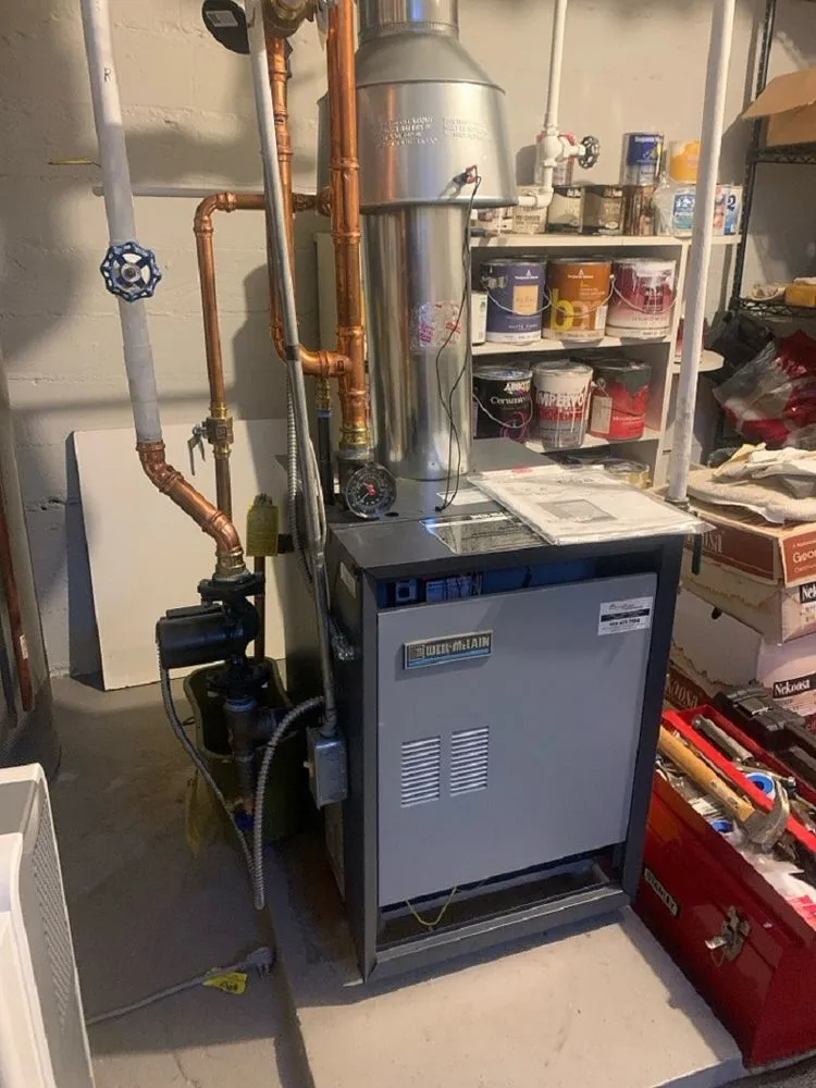 Emergency electrician providing emergency electrical service in , 