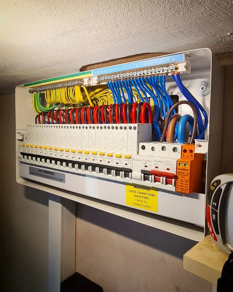 Slide of Stage 24 Hour Electrician