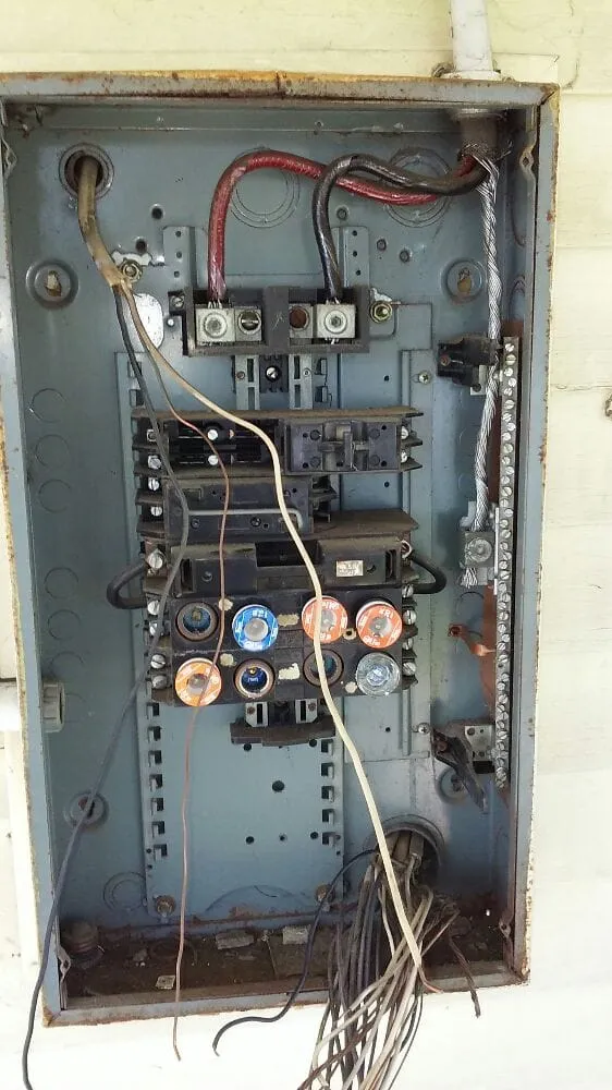 Slide of Stan's Electrical Services