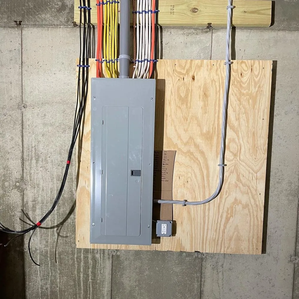 Slide of Stanton 24 Hour Electrician