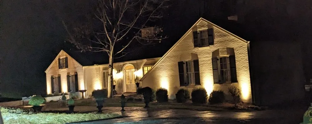 Certified electrician providing emergency electrical service in , 