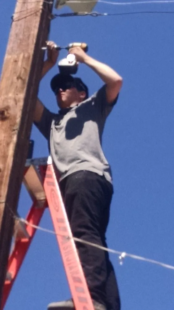 Certified emergency electrical service experts serving Mariposa, CA - Starr Electric