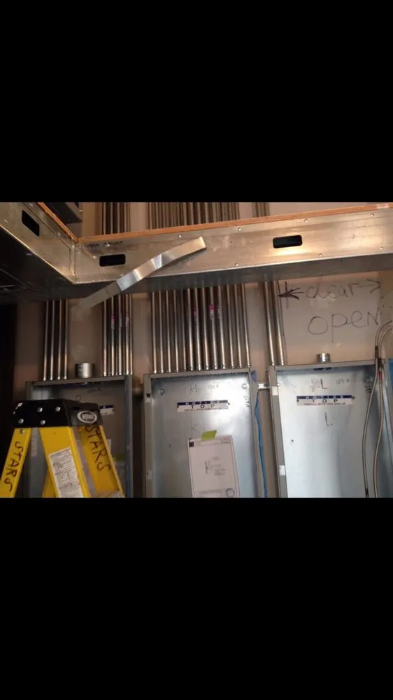 Trusted electrician providing electrical repair in Tarzana, CA - Start Electric