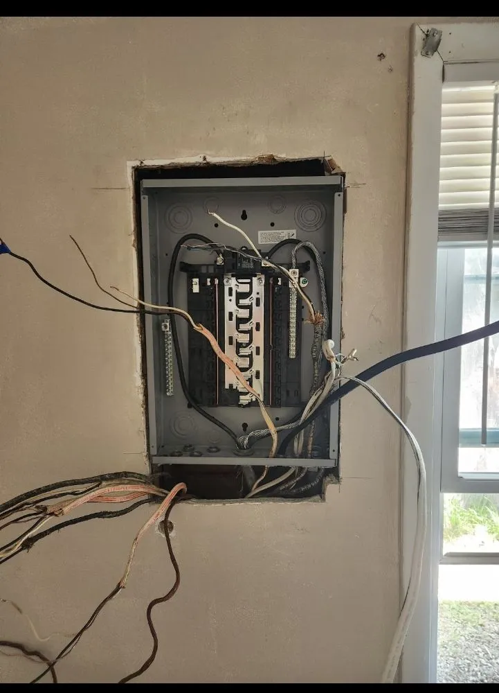 Certified electrician providing outlet and switch repair in Saginaw, MI - Start To Finish Group