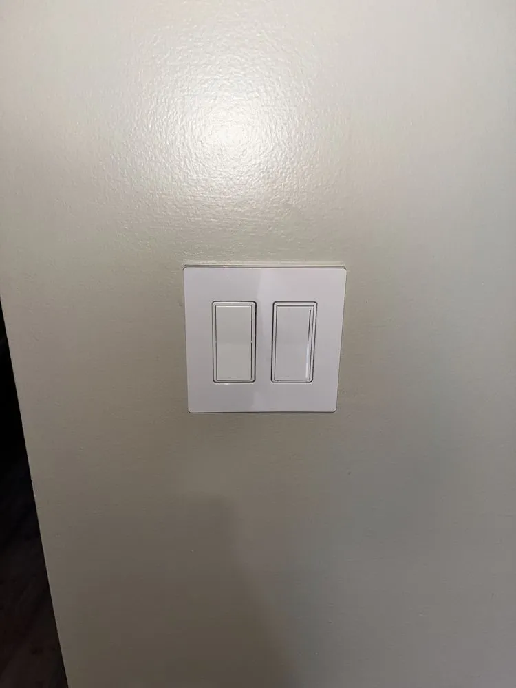 Expert outlet and switch repair service in South Ozone Park, NY - Static Electricity Construction