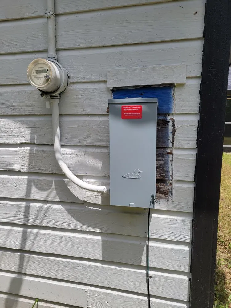 Trusted electrician providing circuit breaker repair in , 