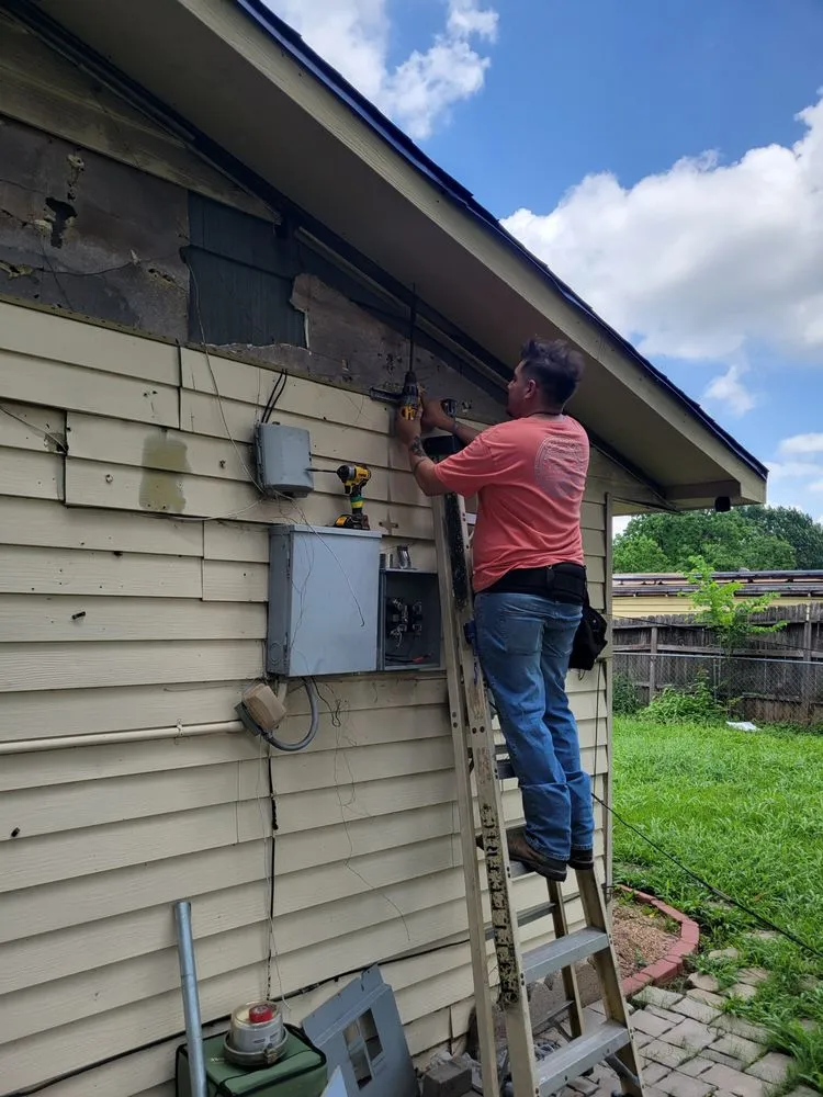 Reliable electrician providing lighting installation in , 