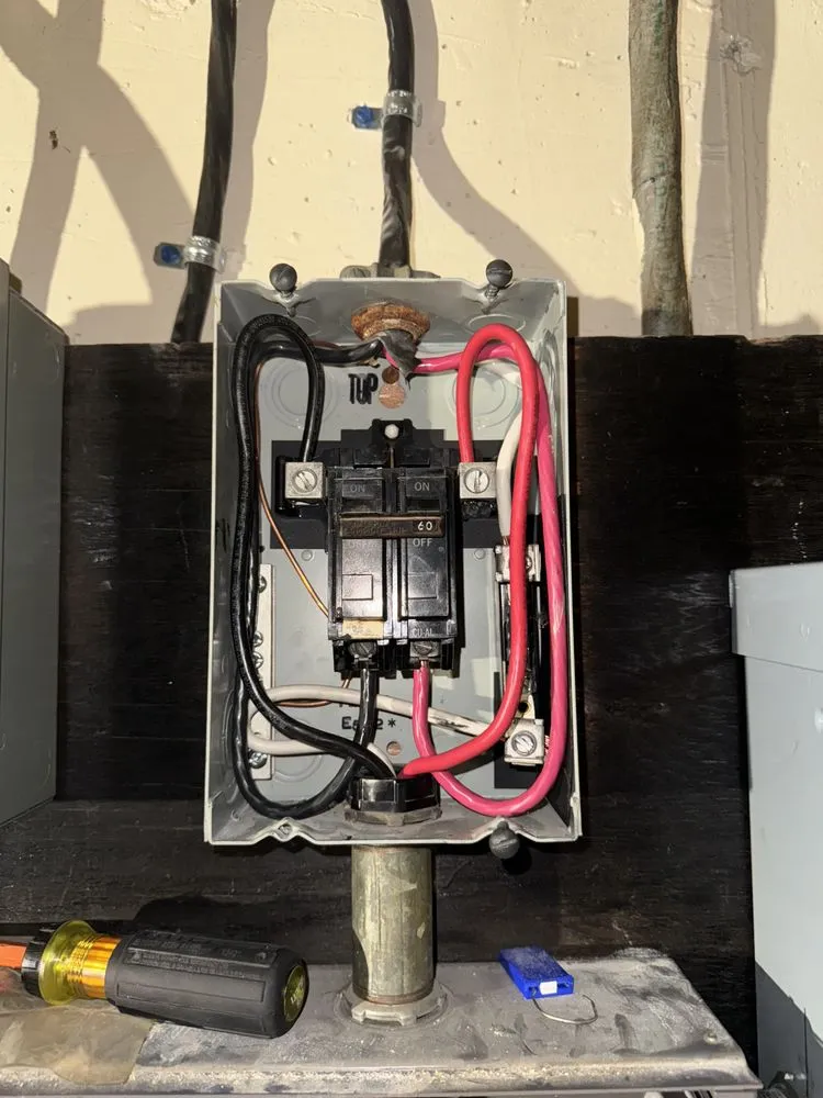 Affordable electrician providing circuit breaker repair in Westwood, OH - Stearns Electric