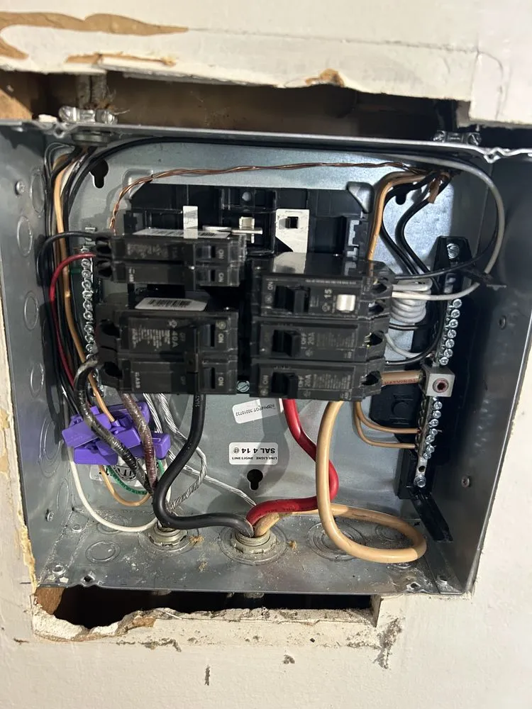 Reliable circuit breaker repair experts serving Westwood, OH - Stearns Electric