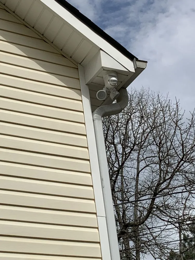 Licensed electrical service for homes in outlet and switch repair,  by 