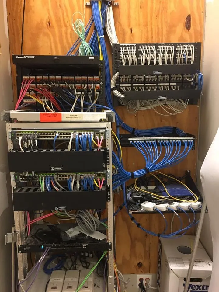 Certified electrician providing circuit breaker repair in Parrish, FL - Stephen's Electric
