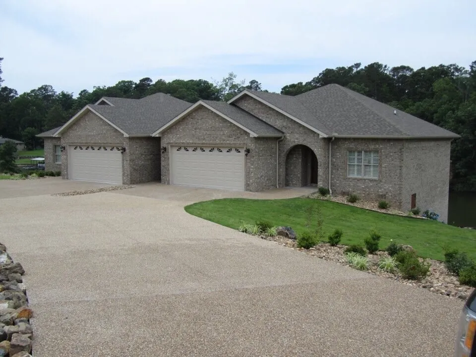 Professional electrician providing outlet and switch repair in Lake Hamilton, AR - Stephens Electrical
