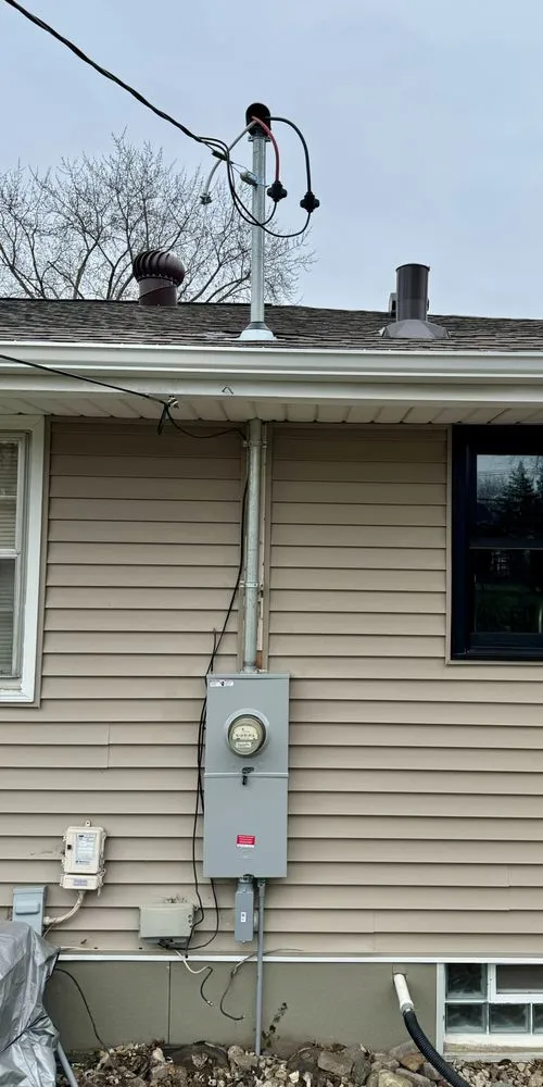 Licensed electrician providing outlet and switch repair in , 