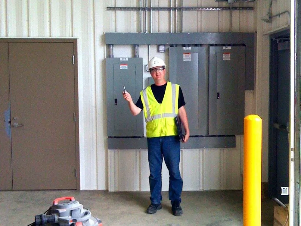 Trusted electrician providing emergency electrical service in , 