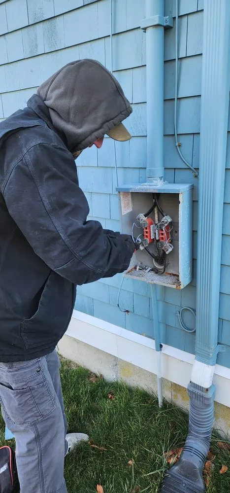 Emergency circuit breaker repair service in ,  - Steve Miller Licensed Electrician