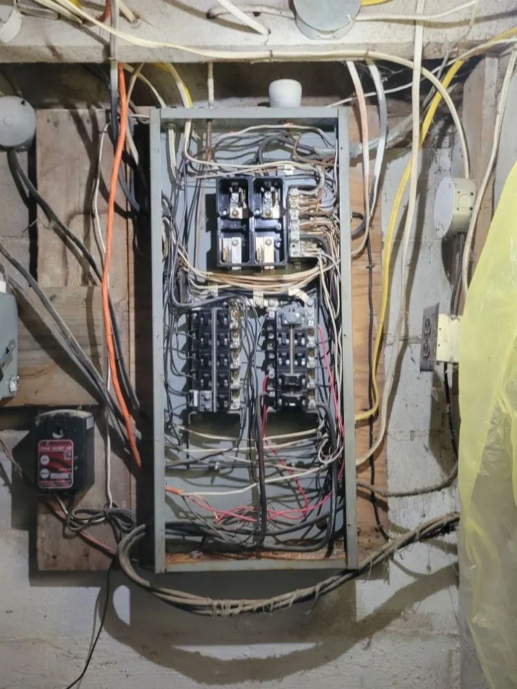 Expert outlet and switch repair experts serving Clarendon, PA - Stoneham Grp