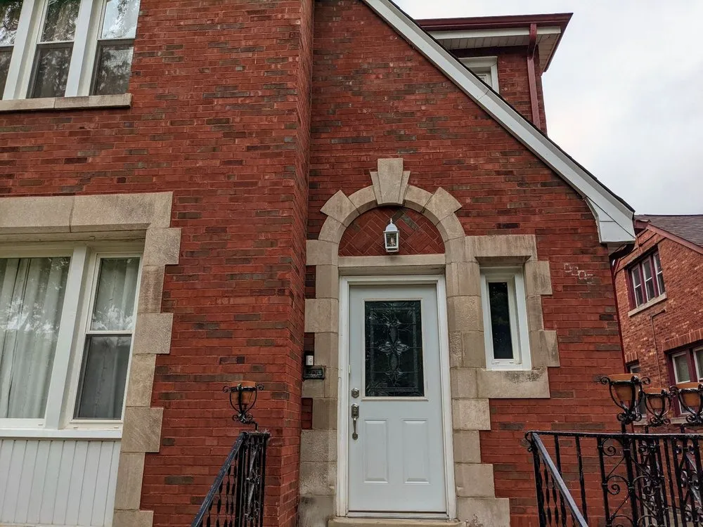 Reliable electrician providing lighting installation in , 