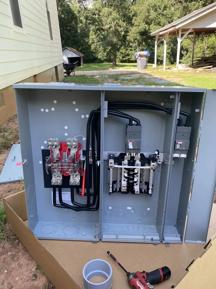 Certified electrician providing circuit breaker repair in ,