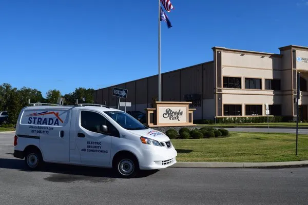 Strada Services Logo