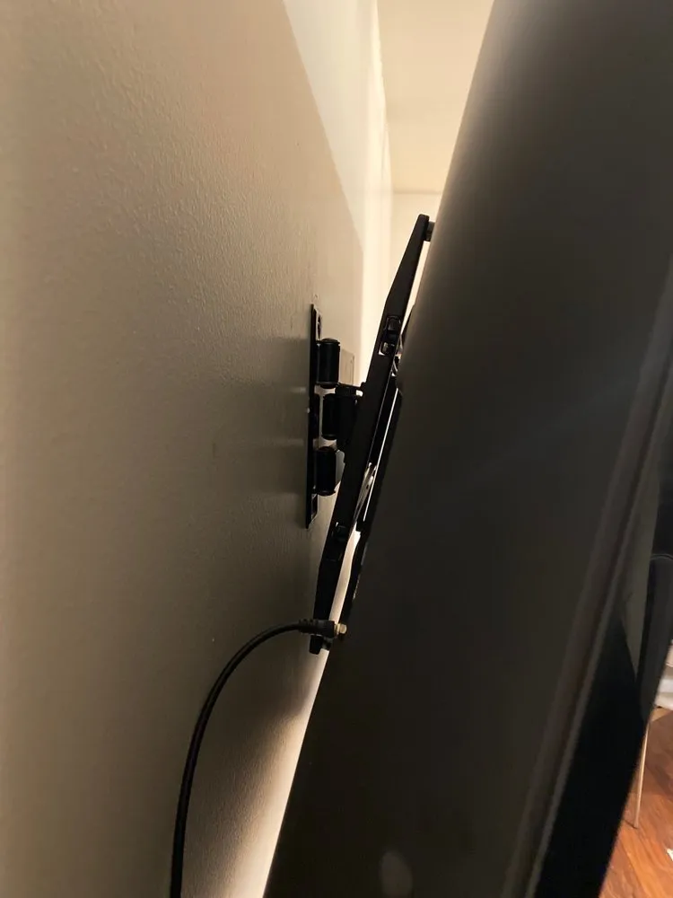 Professional electrician providing wiring installation in , 