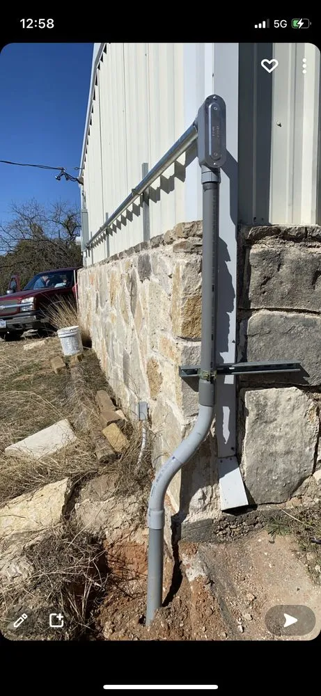 Professional electrician providing electrical repair in ,