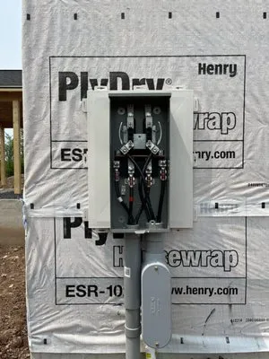 Strictly Electric Logo