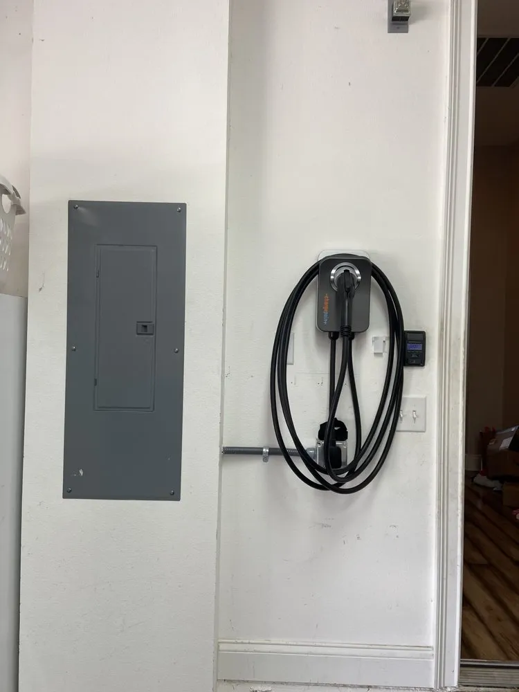 Trusted circuit breaker repair service in ,  - Strong Tower Electrical Contractor