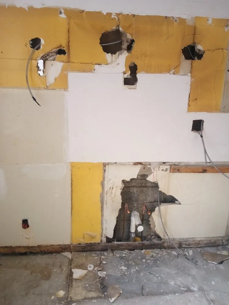 Expert electrician providing circuit breaker repair in North Street, MI - Strong's Handyman