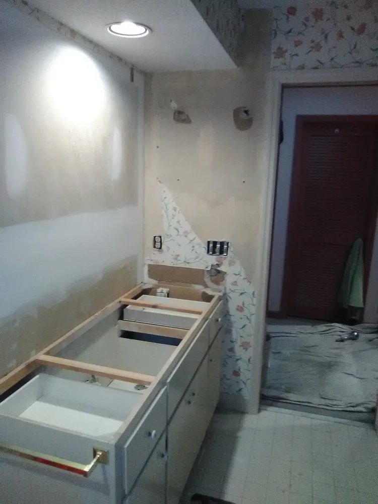 Emergency circuit breaker repair in ,  by Stuart Renovations